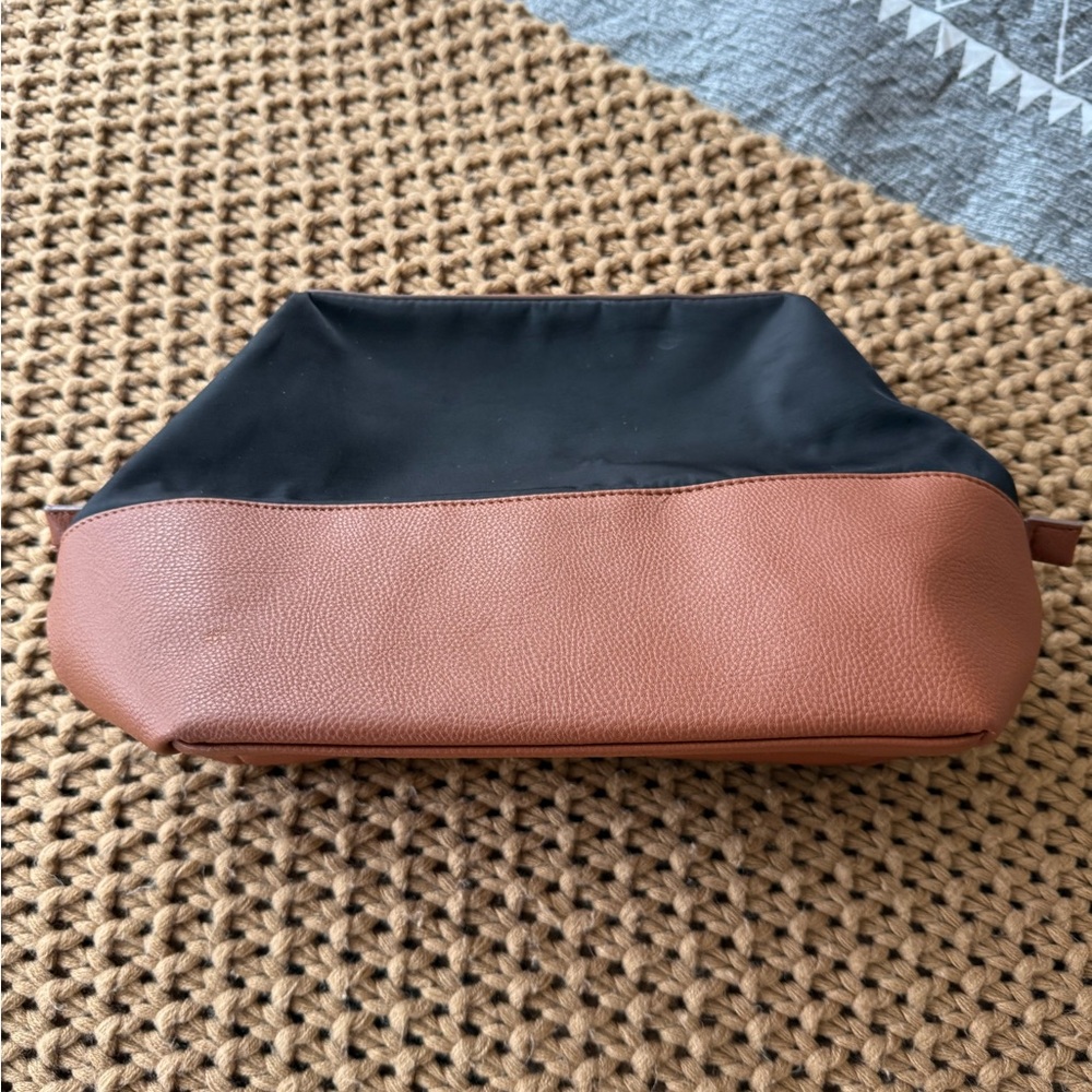 Southern Living Black and Cream Make Up Bag Toiletry Clutch Pouch - Picture 8 of 8